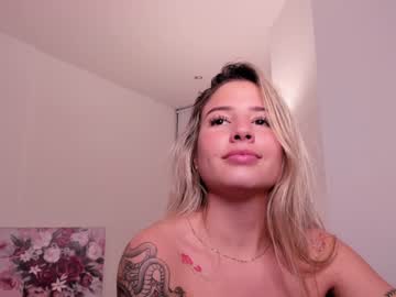 webcam girl naivebby01 today image #1241695