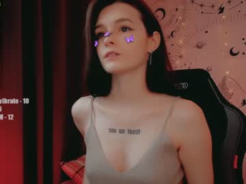 webcam girl ronnie_moon today image #1372030