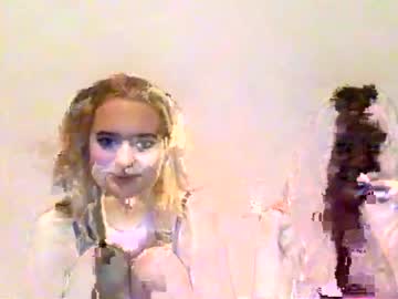 webcam girl catlily222 today image #25871