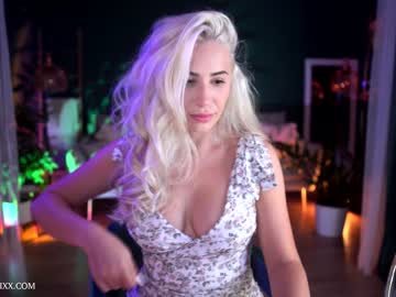 webcam girl provocatrixx today image #2897146