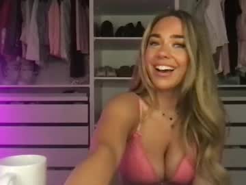 webcam girl greyskyex today image #4040653