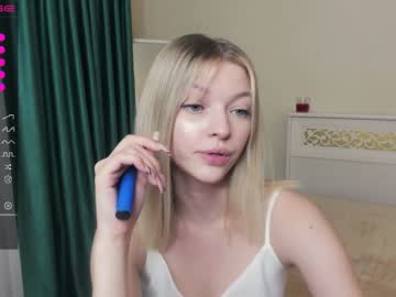 webcam girl white__crystal_ today image #2135345
