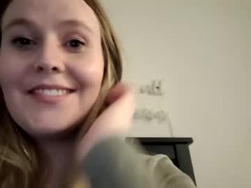 webcam girl kristicutiez today image #3797792