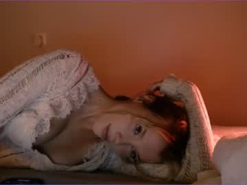 webcam girl bitter_moon today image #3563120