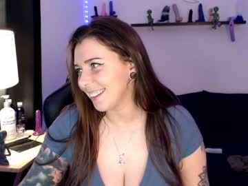 webcam girl bigtittedtattedlesbian today image #1261037