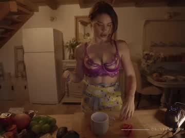 webcam girl lucieoude_ today image #2638665