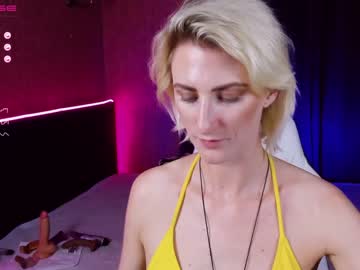 webcam girl eva__blonde today image #2306340