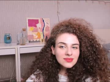 webcam girl curly_brook today image #3999786