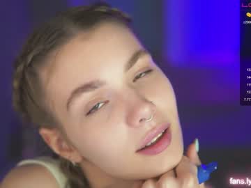 webcam girl hoolybunny today image #3124794