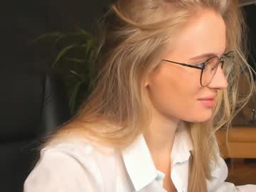 webcam girl linellali today image #2885484