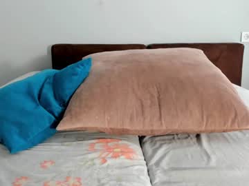 webcam girl naomi_25 today image #1398861