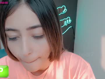 webcam girl gummy_bear7 today image #562179