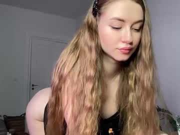 webcam girl strawberryjamx today image #3213011