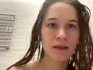 webcam girl yana_squrel_22 today image #3883391