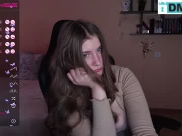 webcam girl minnie_olson_ today image #3617180