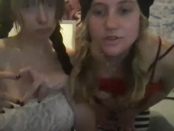 webcam couple thiskittyinheat today image #3078906