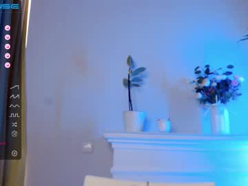 webcam girl small_blondee today image #2652137