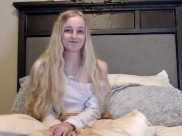 webcam girl peachezzs today image #881161