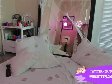 webcam girl violetttflowers today image #2874468