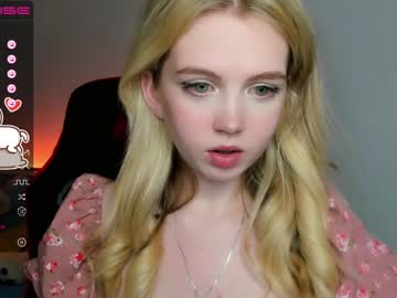 webcam girl small_blondee today image #3721487