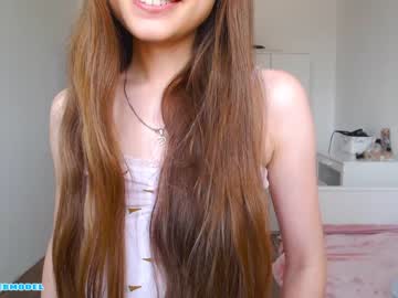 webcam girl ambertan1 today image #2141124