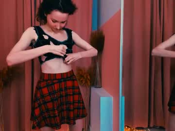 webcam girl hailiemills today image #3077395