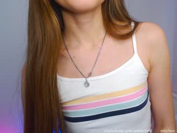 webcam girl ambertan1 today image #1044711