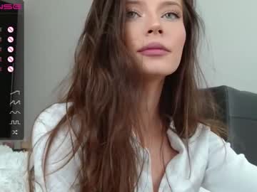 webcam girl isia_slay today image #2054255
