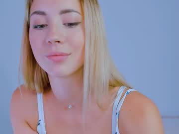 webcam girl emmi_rosee today image #2672624