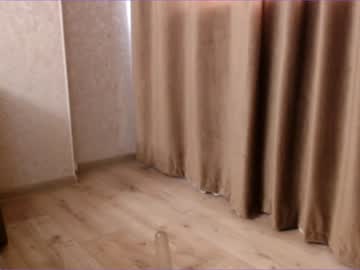 webcam girl ari_willow today image #251051