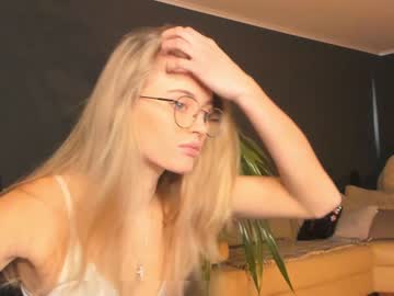 webcam girl linellali today image #2885756