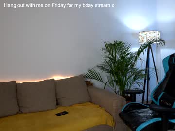 webcam girl naughtyrider69 today image #2511725