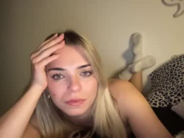 webcam girl lillymoon18 today image #2954145