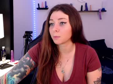 webcam girl bigtittedtattedlesbian today image #1290528
