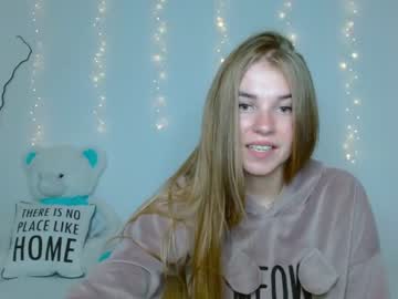 webcam girl little__cherrry today image #2475141