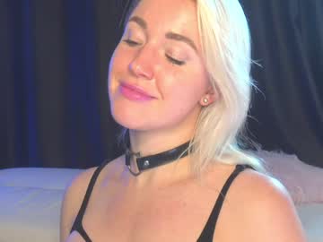 webcam girl xtina__ today image #3130344