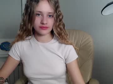 webcam girl loveinemili today image #3927010
