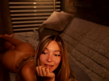 webcam girl fantasystudiox today image #2633748