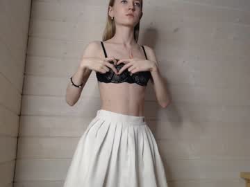 webcam girl princess__aurora today image #3676257