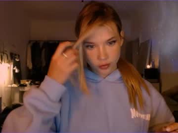 webcam girl bitter_moon today image #3377993