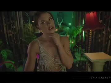 webcam girl lucieoude_ today image #2583440