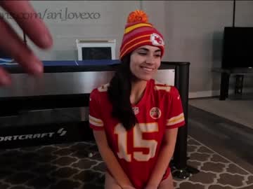 webcam couple ari_lovexo today image #3720841