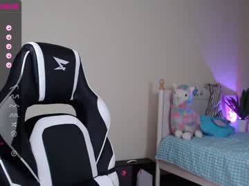 webcam girl queen_kitty1818 today image #2328407