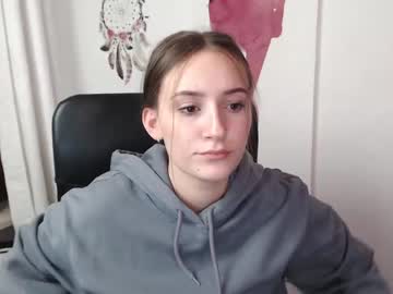 webcam girl lili_petit today image #3116505