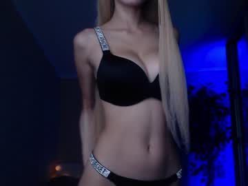 webcam girl shy_hott1e today image #199883