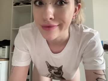 webcam girl ccrystalluna today image #3953512