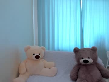 webcam girl yana_squrel_22 today image #1916369