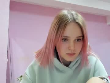 webcam girl rozmari_n today image #130727