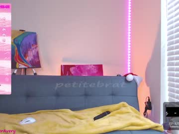 webcam girl petitebrat today image #3227222