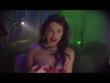 webcam girl lucieoude_ today image #3736957